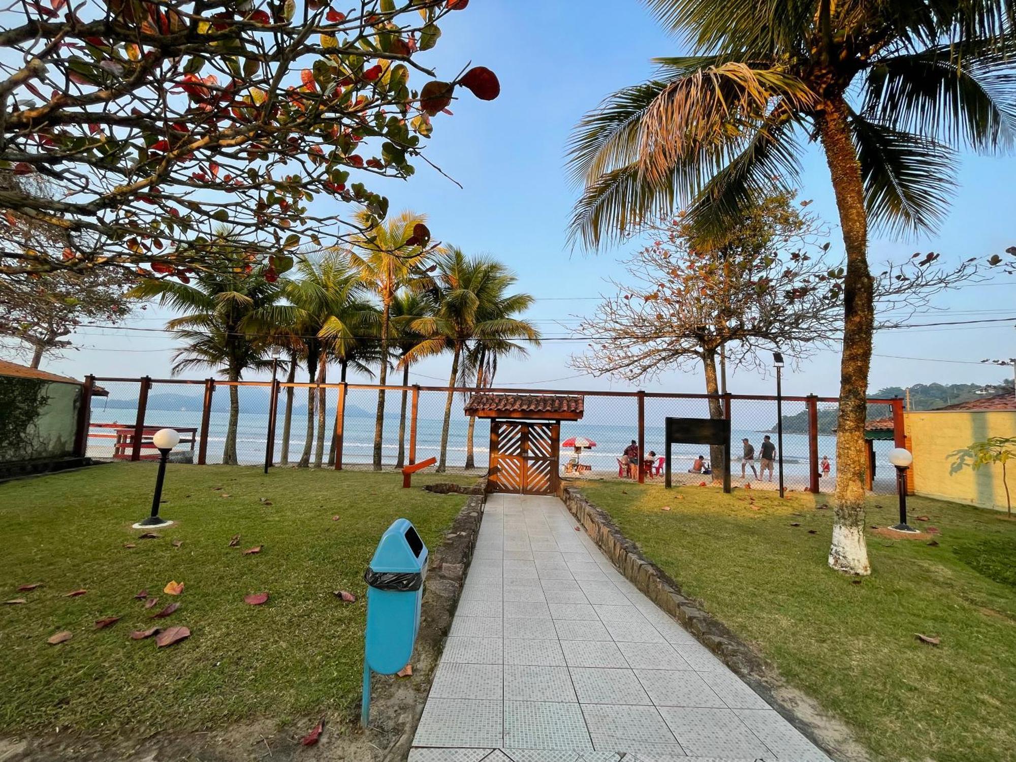Pe Na Areia Na Praia Das Toninhas - Villagio 24 Porto Feliz Ubatuba Buitenkant foto